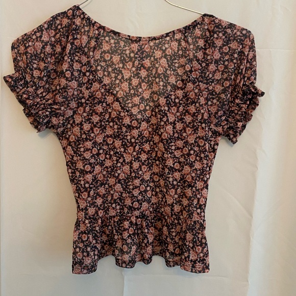 Tilly’s mesh rose printed ruffled top size xs west of Mel rose - Picture 2 of 3
